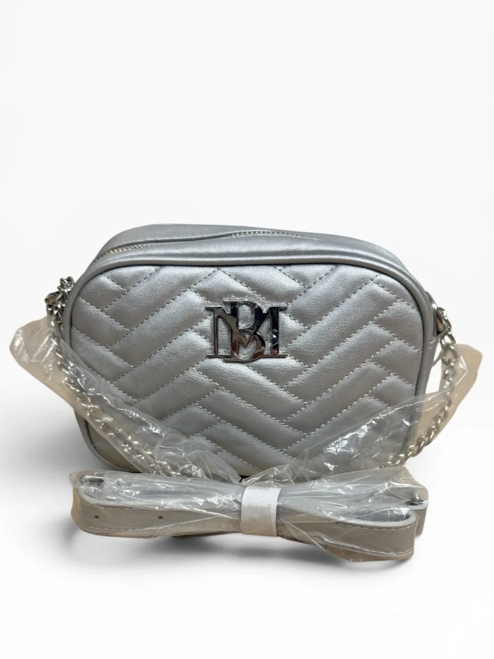Badgley Mischka Metallic Gray Quilted Camera Bag Chevron Chain Strap New